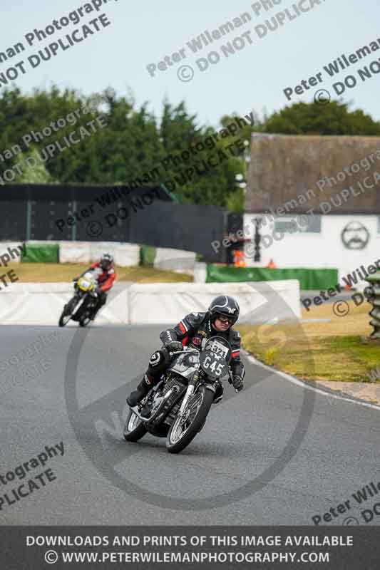 Vintage motorcycle club;eventdigitalimages;mallory park;mallory park trackday photographs;no limits trackdays;peter wileman photography;trackday digital images;trackday photos;vmcc festival 1000 bikes photographs
